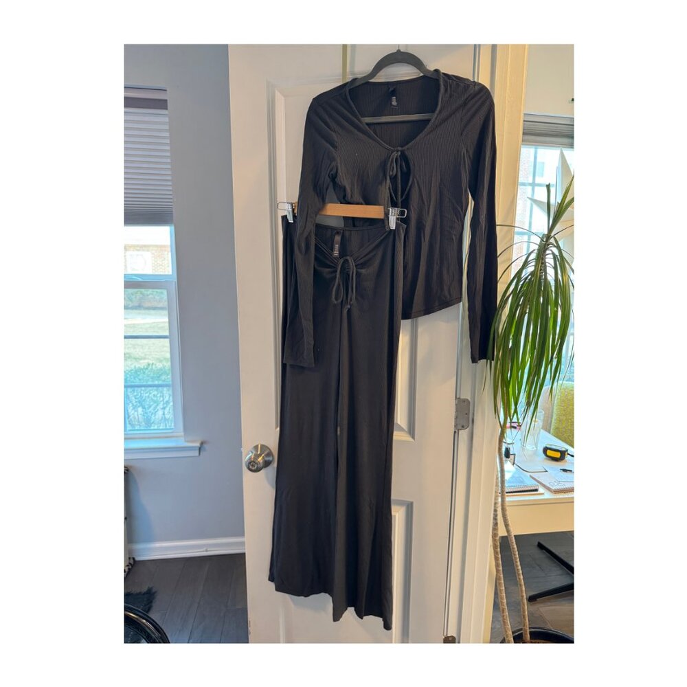 Skims soft lounge tie front top & bottom